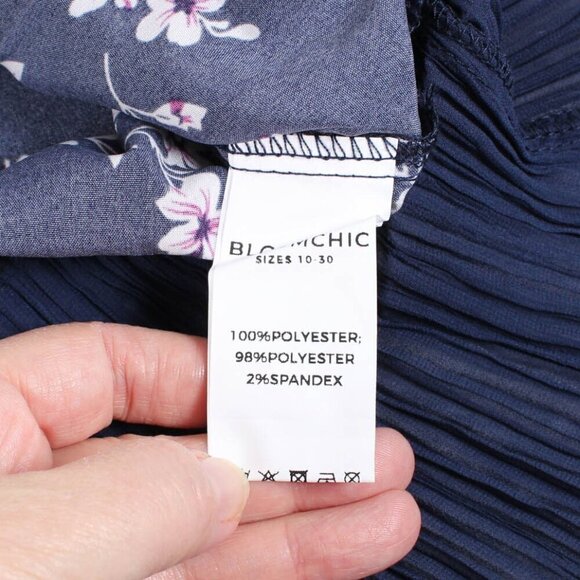 Bloomchic Ditsy Floral Pleated Cuffs Blouse, 1X, NWT - Picture 6 of 6